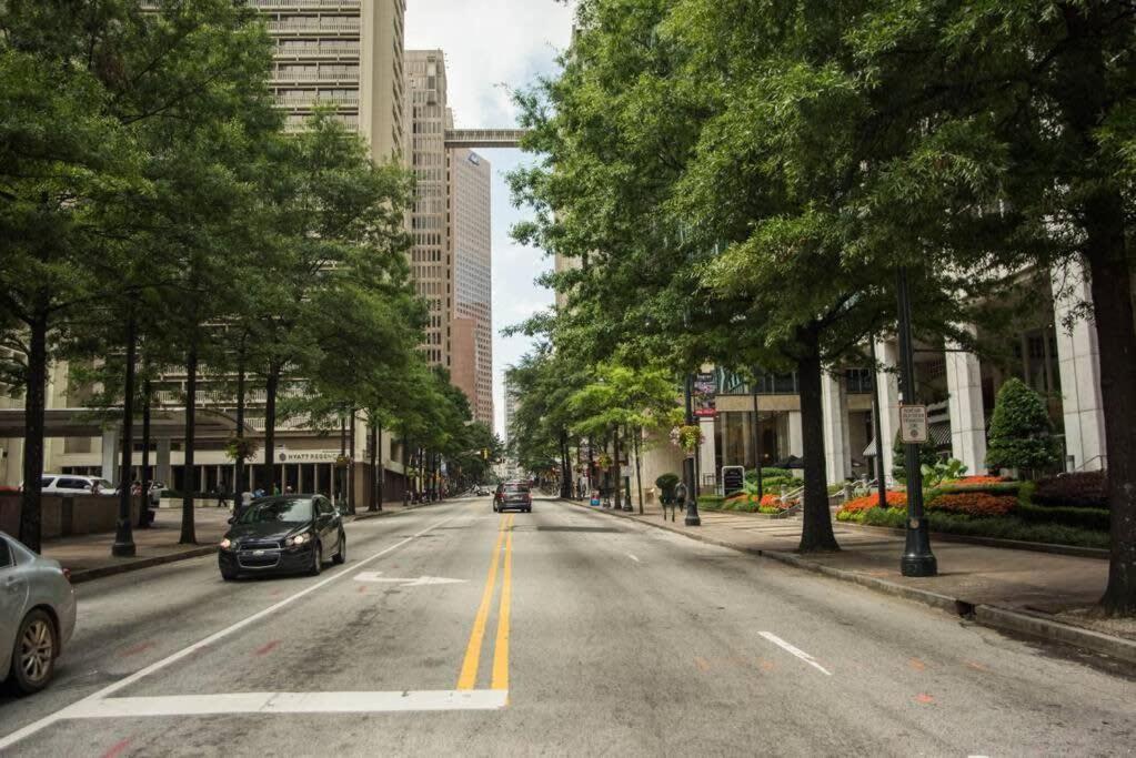Center Downtown! King Bed! Private Balcony! Pt8I Villa Atlanta Bagian luar foto
